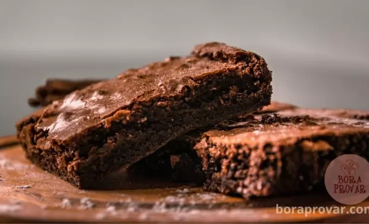 Receita de Brownie de Nescau com Casquinha Fácil na AirFryer