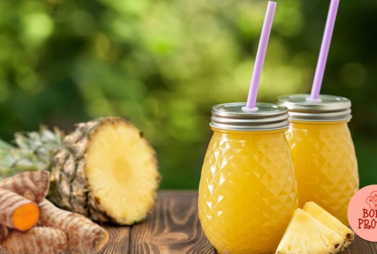 Suco de abacaxi com cúrcuma