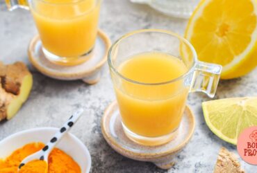 Suco de limão com cúrcuma