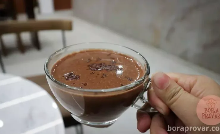 como fazer Chocolate Quente Cremoso com Leite Condensado e Creme de Leite