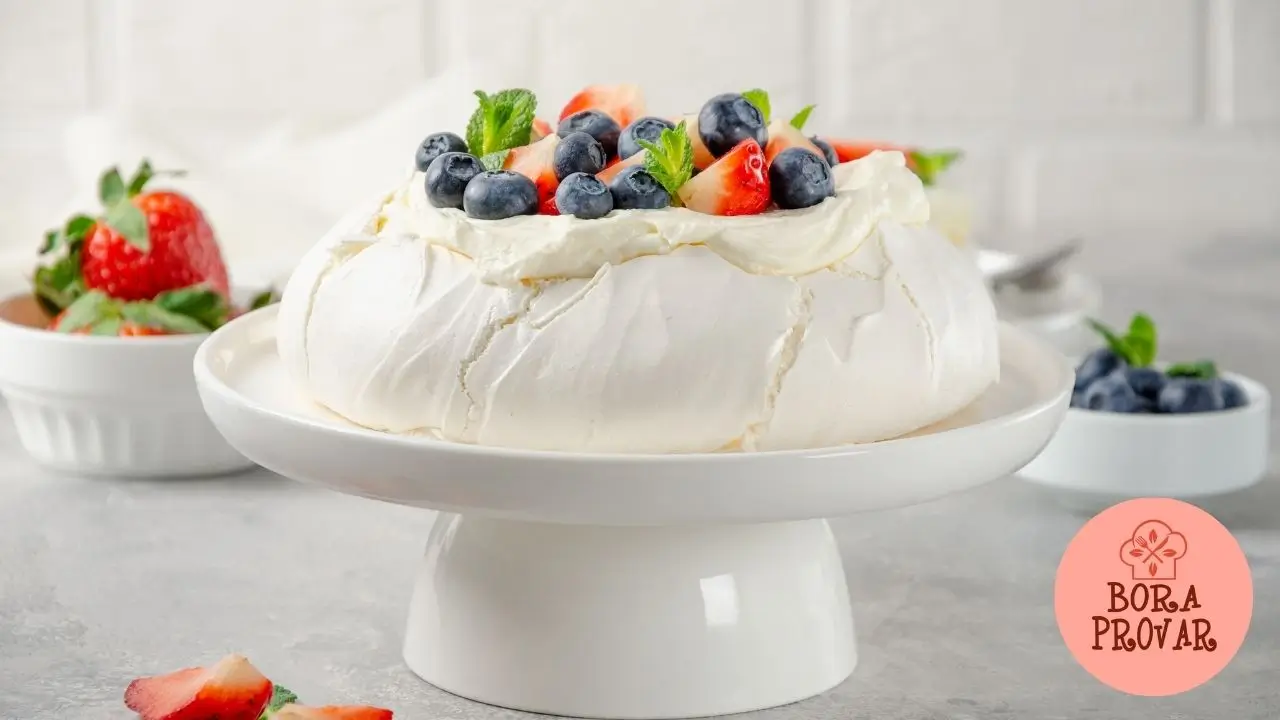 Pavlova de Frutas Vermelhas
