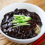 Jajangmyeon - Frango com Pasta de Feijão