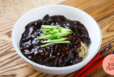 Jajangmyeon - Frango com Pasta de Feijão