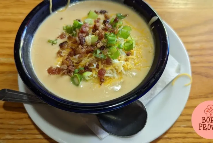 Sopa de Mandicoca com Carne Seca