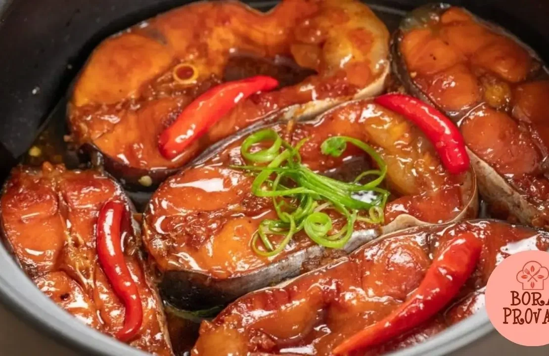 Cá Kho Tộ – Peixe Caramelizado no Barro