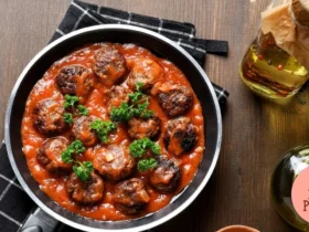 Kefta – Almôndegas Marroquinas com Molho de Tomate