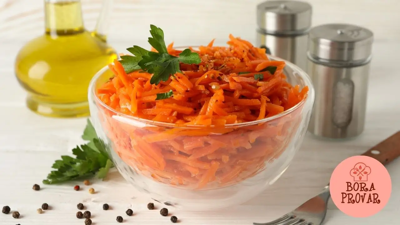 Salada de Cenoura Ralada com Laranja e Coentro