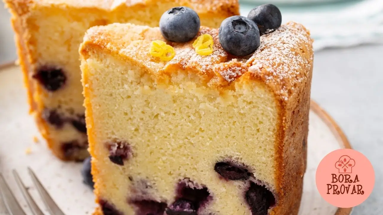 Bolo de Limão Siciliano e Mirtilo