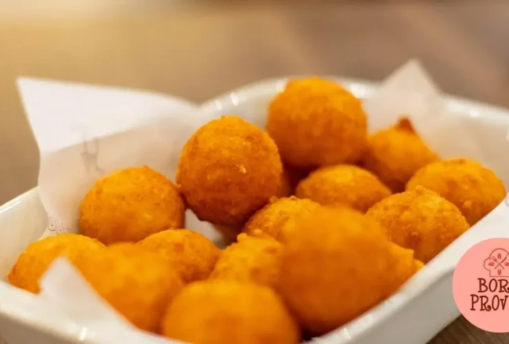Bolinho de Batata com Queijo
