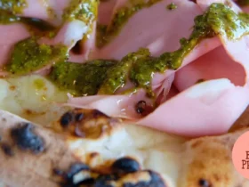 Pizza de Mortadela, Stracciatella e Pistache