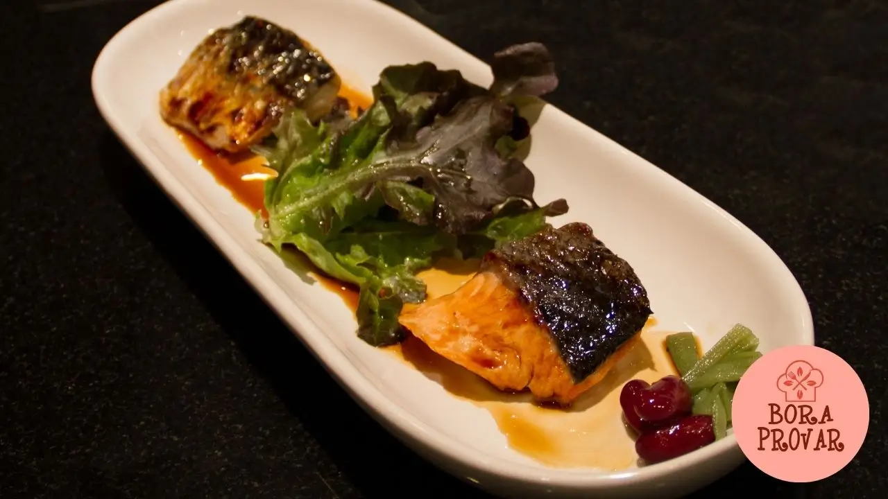 Salmão Grelhado com Crosta de Alga Nori
