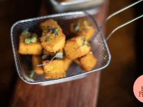 Polenta Frita Crocante com Ragú de Pinhão